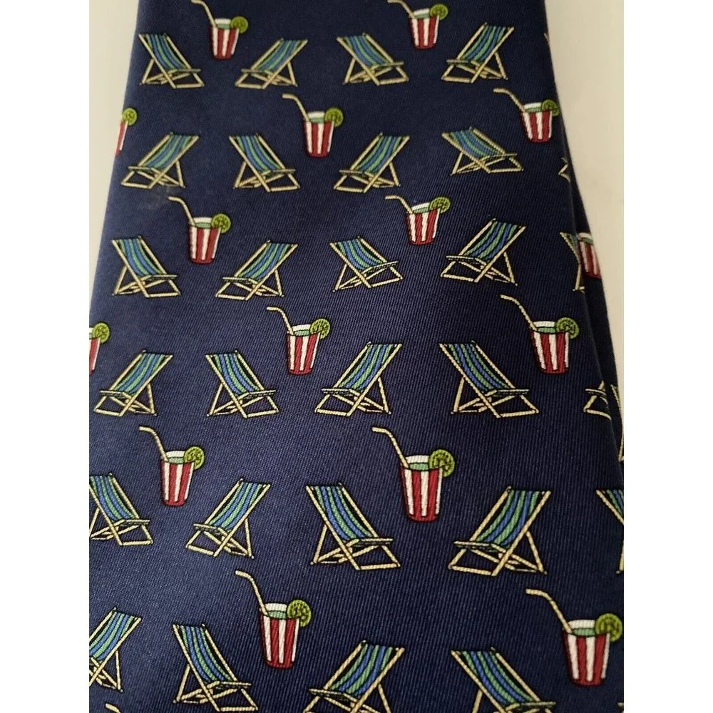 Aquascutum 100% Silk Tie Navy Blue Made in England Cool Beach Theme Vintage 3.75